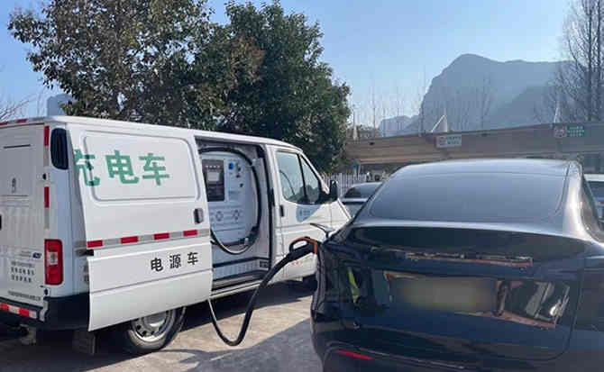 旺苍汽车搭电