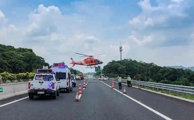 旺苍高速公路汽车救援案例