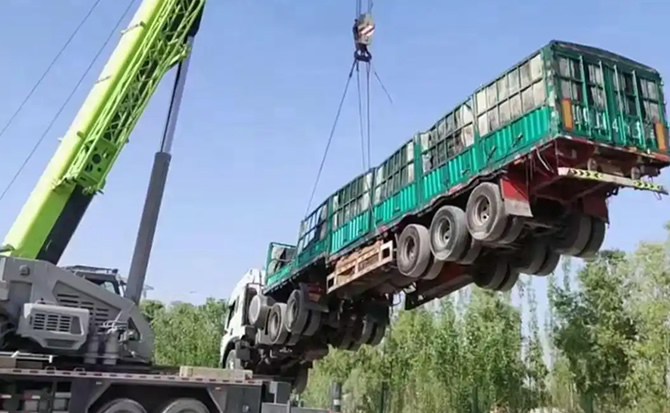 旺苍道路脱困救援案例